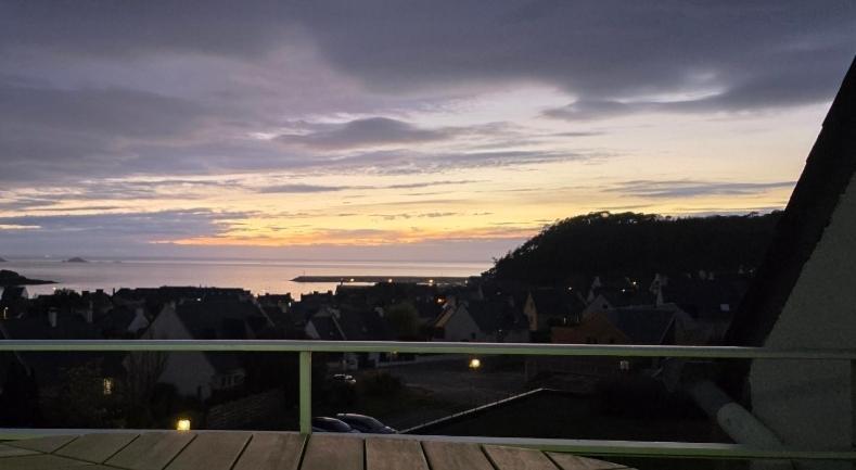 Appartement Bretagne Vue Mer Exceptionnelle Sur Les Hauts D'Erquy Au Calme ! Et Au Pied Du Gr34 Exteriör bild