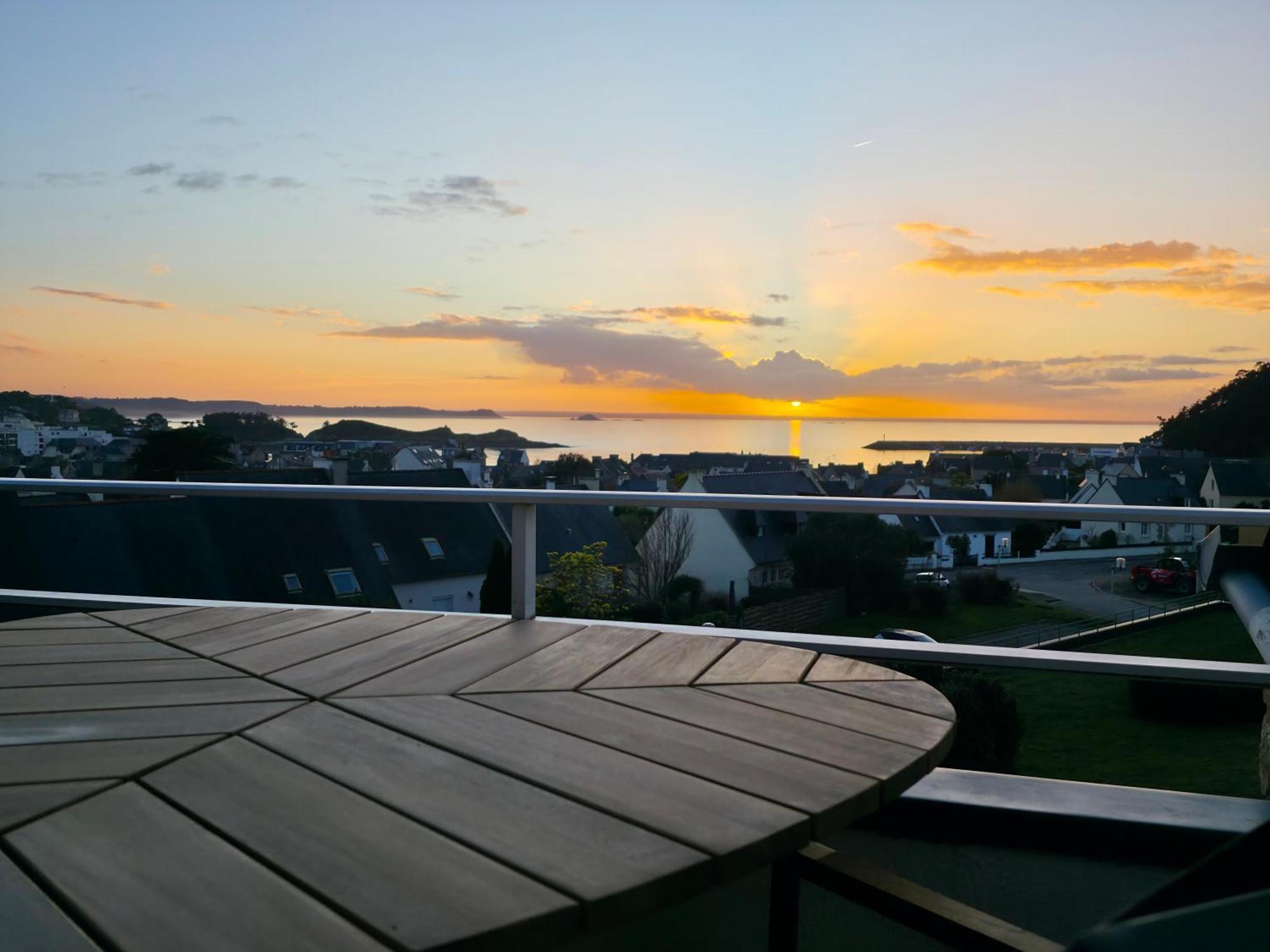 Appartement Bretagne Vue Mer Exceptionnelle Sur Les Hauts D'Erquy Au Calme ! Et Au Pied Du Gr34 Exteriör bild
